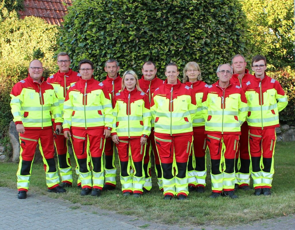 Über uns 250818 gruppenfoto beschnitten ii